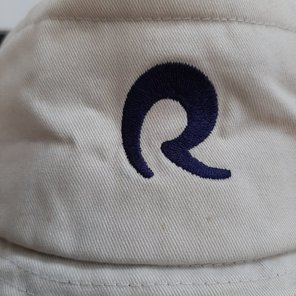 Hat - Picture 6 of 9